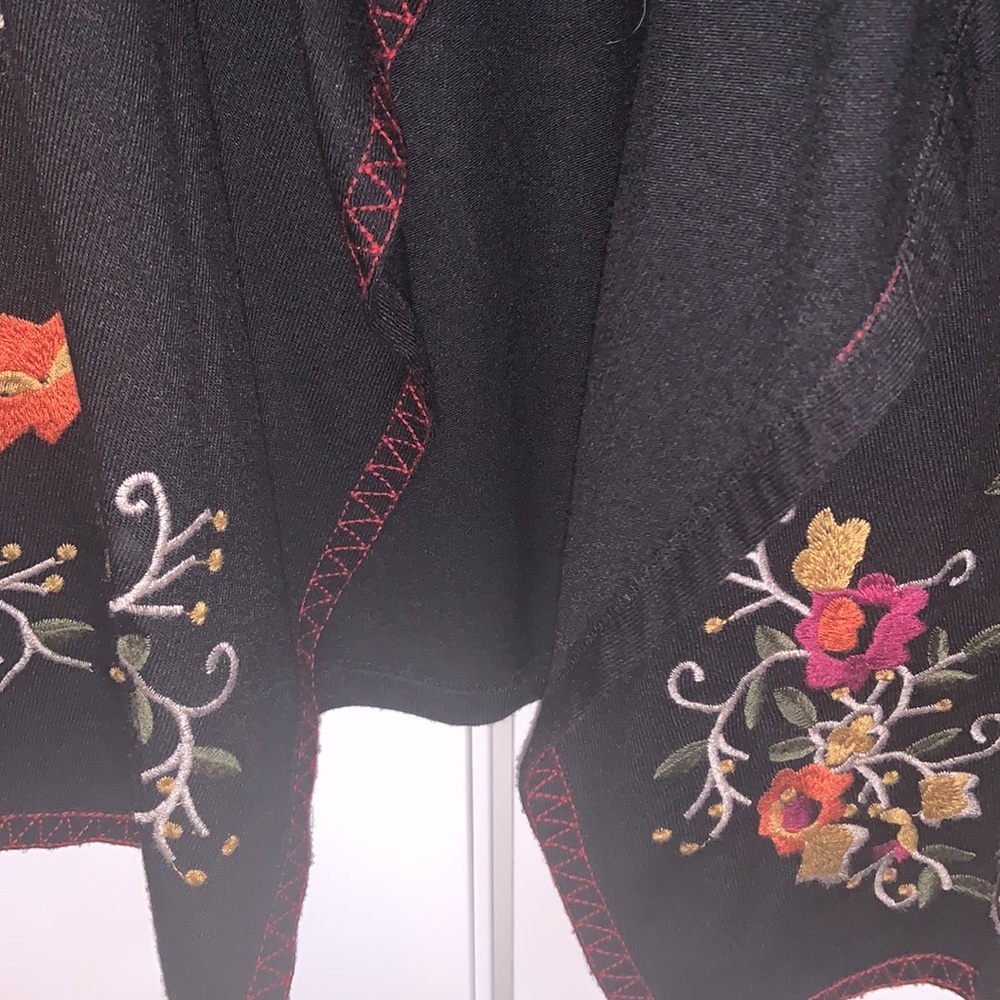 Sweater - Picture 4 of 4